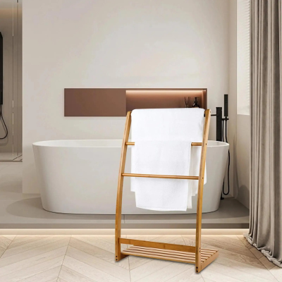 Porte serviette sur pied en bambou
