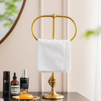 porte serviette sur pied en anneau