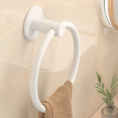 porte serviette en arnneau, blanc et élégant